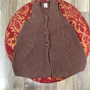 Gymboree brown cable sweater vest with large buttons size 4